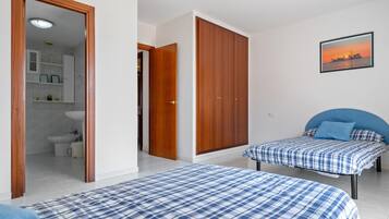 4 chambres, fer et planche Ă repasser, Wi-Fi, draps fournis