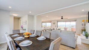 Dining - Beautiful waterfront Lakehouse w/ stunning sunset views! (Upper Lake)