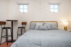 1 bedroom, iron/ironing board, free WiFi, bed sheets - Sam Hughes Bungalows - B - Walkable to the University of Arizona, Large Backyard (Tucson)