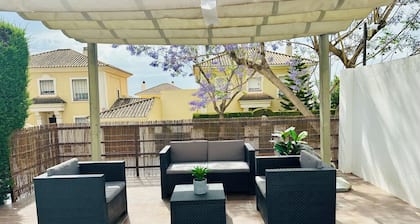 Lux Villa with Year-Round Heated Pool, beautiful outdoor space & Game Room