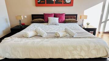 6 camere, una scrivania, ferro/asse da stiro, Wi-Fi gratuito