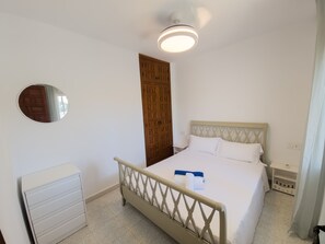 6 quartos, ferros/tábuas de passar roupa, Wi-Fi de cortesia