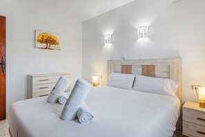 6 Schlafzimmer, Bügeleisen/Bügelbrett, kostenloses WLAN, Bettwäsche