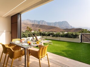 Outdoor dining - Vivelorural Agaete great garden & pool (Agaete)