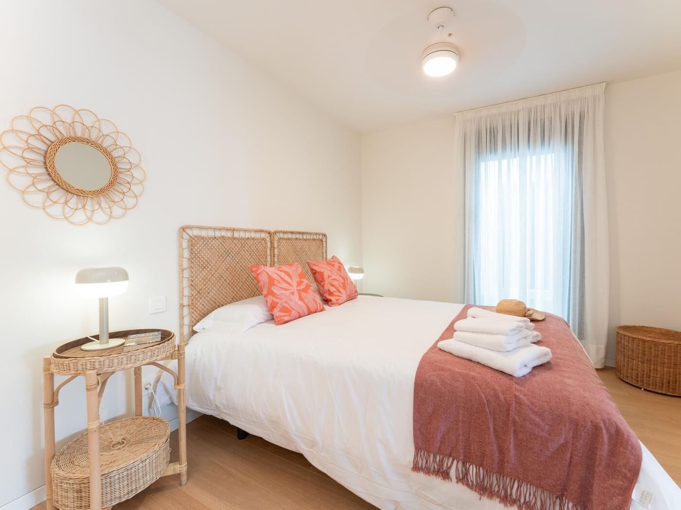 2 bedrooms, iron/ironing board, Internet, bed sheets