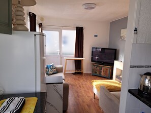 TV, caminetto