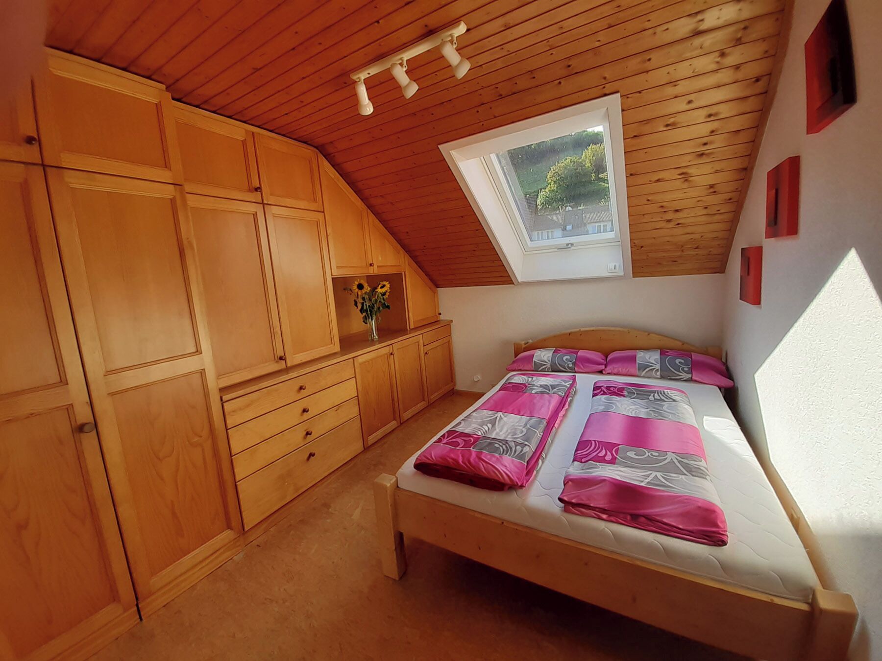 3 Schlafzimmer, Schreibtisch, kostenloses WLAN, Bettwäsche