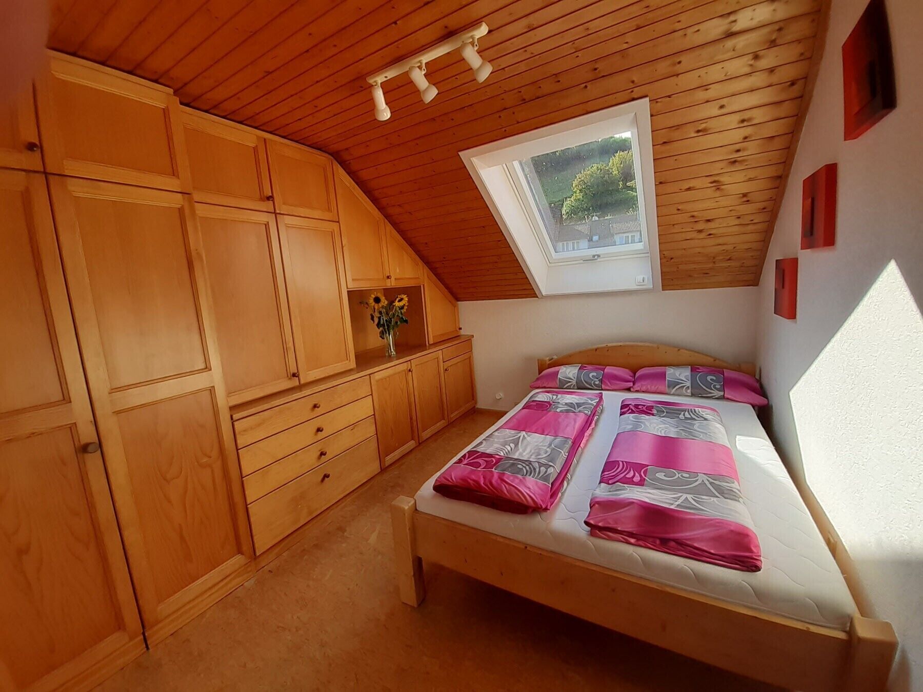 3 soveværelser, skrivebord, gratis Wi-Fi, sengetøj