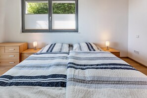 1 bedroom, free WiFi, bed sheets