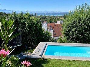 Pool - Apartment 'Am Lichtenberg' with Lake View, Private Terrace and Wi-Fi (Daisendorf)