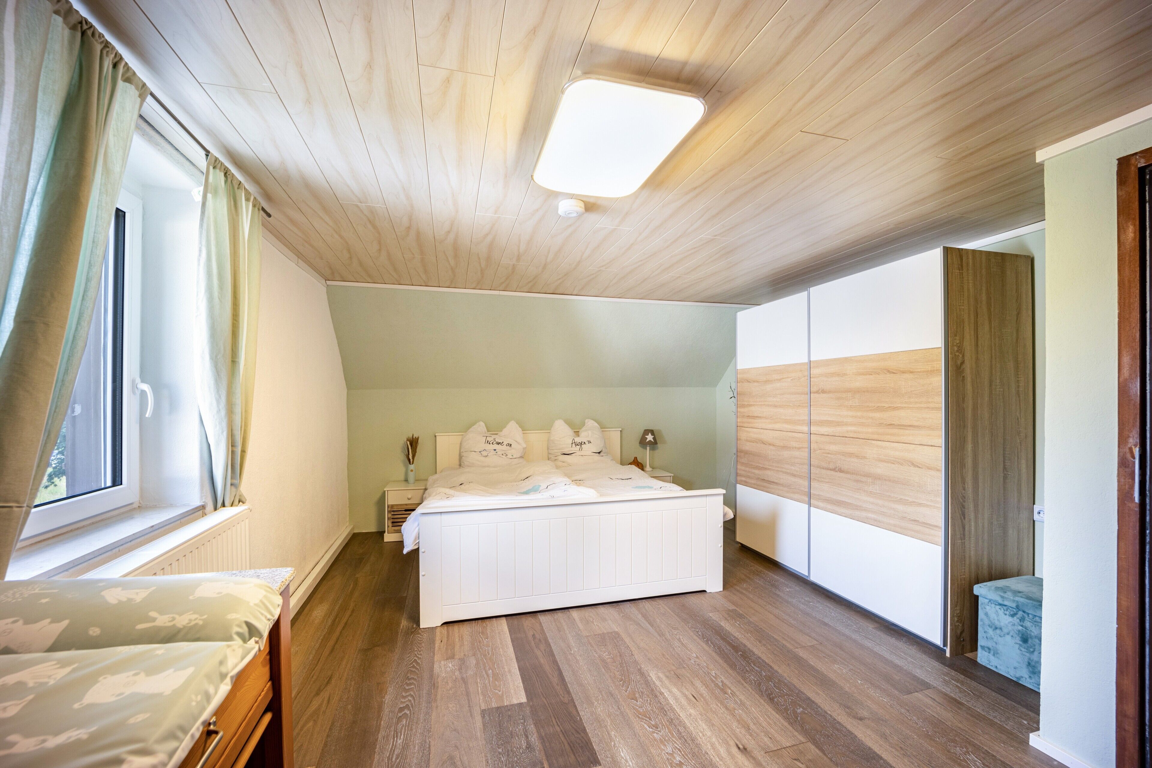 3 bedrooms, free WiFi, bed sheets