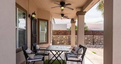 2300+sqft/Master Down/4 bed+3 living area/Cinema