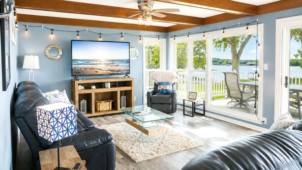 Smart TV, fireplace, books - ⚓️Direct lake Lakefront Home Tritoon rental available (Syracuse)