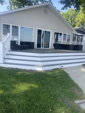 Exterior - ⚓️Direct lake view with available Tritoon boat rental (Syracuse)