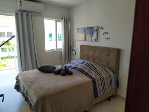 3 quartos, ferros/tábuas de passar roupa, Wi-Fi, roupa de cama