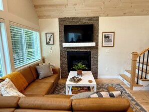 Smart-tv en een open haard