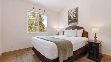 2 habitaciones, cuna de viaje, wifi gratis y ropa de cama