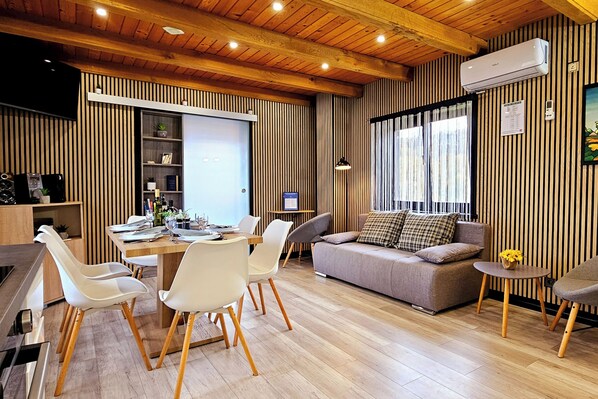 Fernseher, Stereoanlage