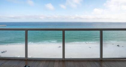 Beautiful 5 Star Condo right on the Beach!  Breathtaking Views!