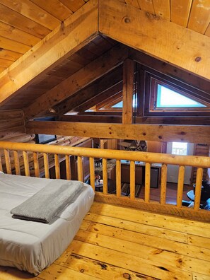 Cabin | 1 bedroom, bed sheets - The Peacemaker Cabin (Hurricane)