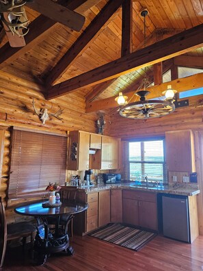 Cabin | Private kitchen - The Peacemaker Cabin (Hurricane)