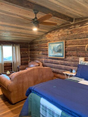1 bedroom, free WiFi, bed sheets - Taylor`s Depot Cabin (Paonia)
