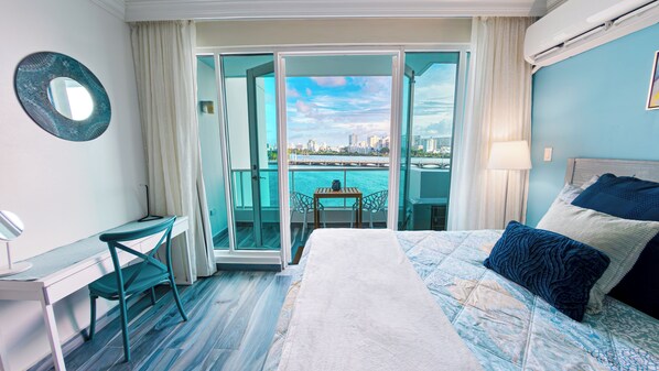 1 bedroom, desk, iron/ironing board, free WiFi - Paradise Beach Vibe Exclusive View With Balcony (San Juan)