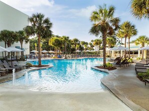 A heated pool - Better Choice For Your Vacation! Beachfront, Pets are Allowed, w/ Outdoor Pool! (Hilton Head Island)