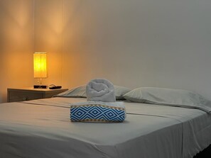 1 Schlafzimmer, Schreibtisch, WLAN, Bettwäsche
