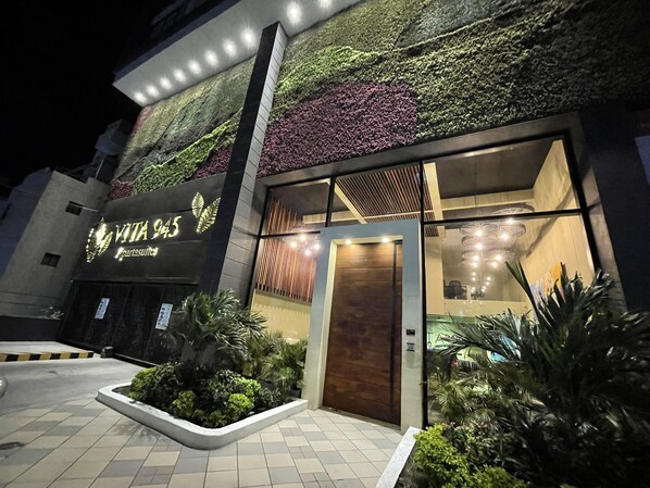 تفاصيل الفندق من الخارج