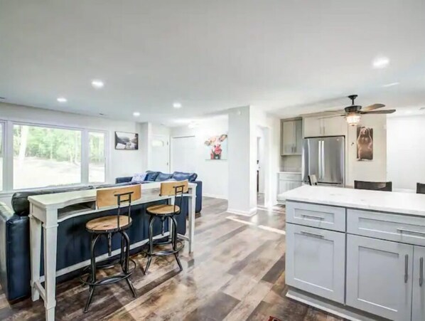 Interior - Stunning 90-Acre Home with Pond (Caret)