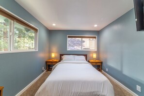 2 bedrooms, desk, iron/ironing board, travel crib