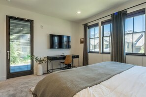 3 habitaciones, escritorio, tabla de planchar con plancha y wifi gratis