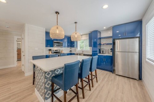 Premium Dunes Villa: Family Luxury Near Beaches