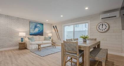 Upscale Lake Michigan Villa: Private Patio & Grill