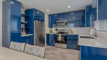 Fridge, microwave, oven, stovetop