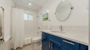 Regadera y secadora de cabello