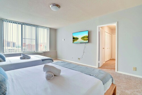 Prime Arlington Apt – Walk to Crystal City Metro