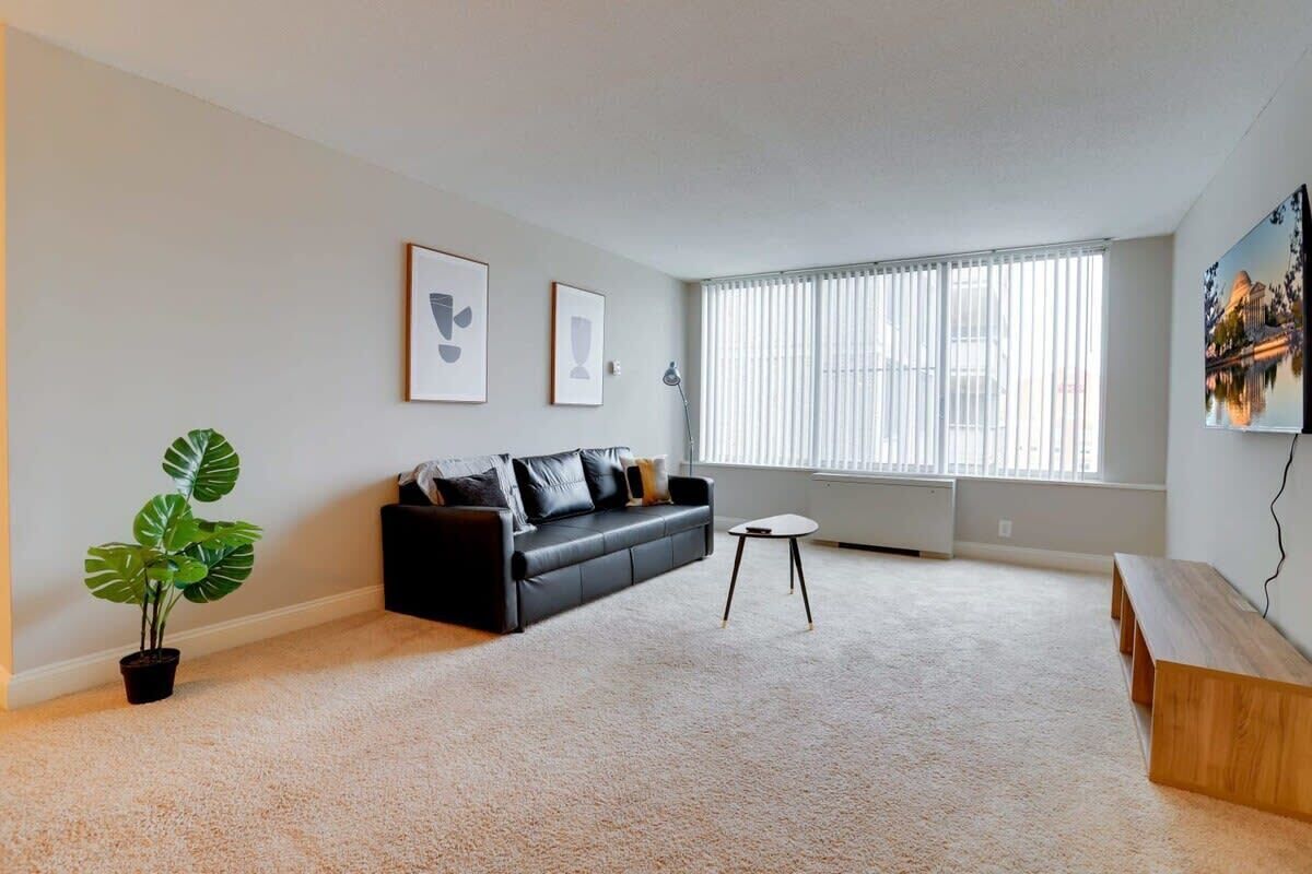 Modern Apartment At Crystal City With Gym