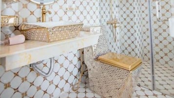 Chambre Double Affaires pour 1 personne | Salle de bain | Ensemble douche/baignoire, douche hydromassante