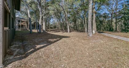 The Escape at the Ravines |King Studio w/Daybed |Full Kitchen |Dogs Ok |Screened Porch |Wooded Views