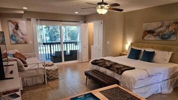 Iron/ironing board, free WiFi, bed sheets