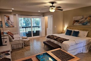 Iron/ironing board, free WiFi, bed sheets