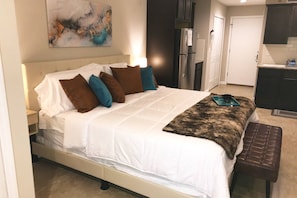 Iron/ironing board, free WiFi, bed sheets