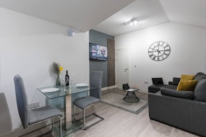Interior - NH - F3 · Nottage House Premier Apartments (Cardiff)