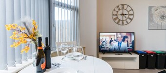 NH - F1 · Comfortable Modern 1 bed Apt