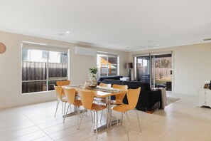 Interior - The Grampian in Cowes by Ready Set Stay
 (Cowes)