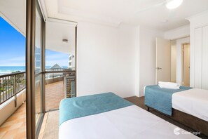 2 bedrooms, iron/ironing board, WiFi