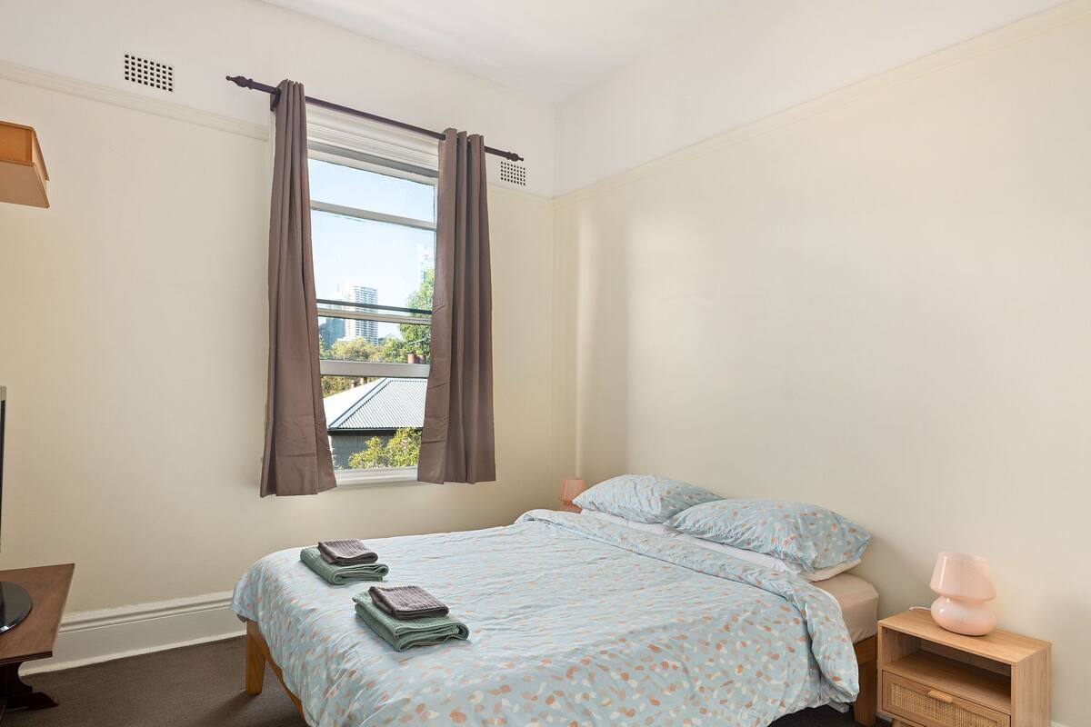 Basic Double Room | Desk, laptop workspace, free WiFi, bed sheets