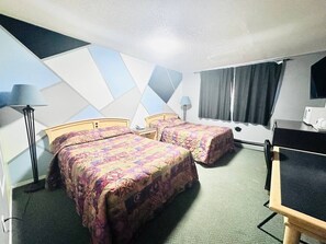 2 Queen Beds Smoking